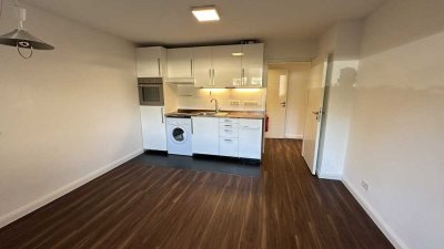 MAKLERFREI! Vollständig sanierte 39qm 2 Zimmer EG Wohnung in Dssd Heerdt