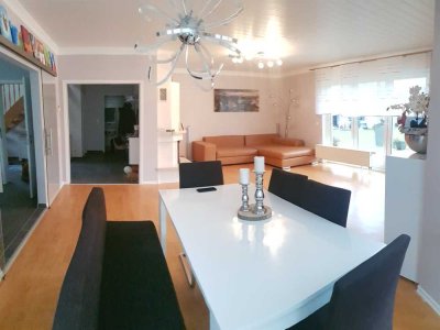 Ansprechendes 6-Zimmer-Einfamilienhaus mit EBK in HambÃ¼hren, Hambühren