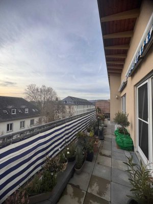 Moderne Penthouse-Wohnung mit großem Balkon und TG-Stellplatz