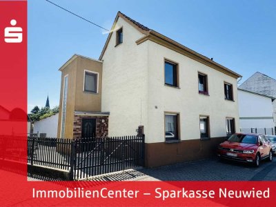 Platzprobleme? - Hier nicht!
Geräumiges Ein- Zweifamilienhaus