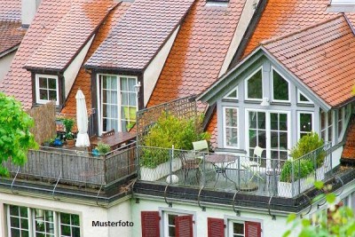 +++ Große Wohnung mit Dachterrasse +++