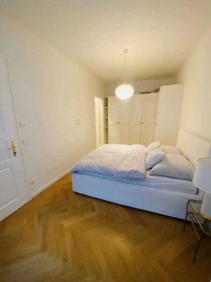 Exklusive, modernisierte 1,5-Zimmer-Erdgeschosswohnung mit Balkon und Einbauküche in Burgau