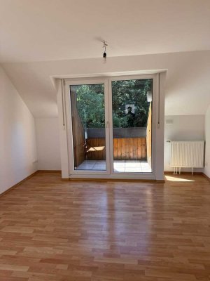 Sonnige gepflegte 3-Zimmer Mansardenwohnung