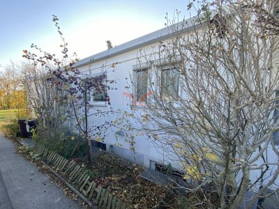 Südseitiger Eckbungalow mit idyllischem Garten!