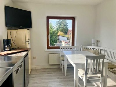 Von Privat: Bezugsfreie helle ruhige 4 ZKB Garage Vorgarten