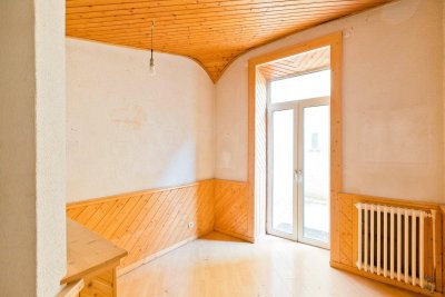 Charmante Altbauwohnung in einer der Bestlagen Badens - mit Terrasse und Aufzug - sanierungsbedürftig mit viel Potential