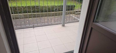 Schöne helle 3-RW mit Balkon in der Südstadt zu vermieten