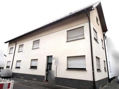 Sehr gepflegtes 2 - Familienhaus mit vorbereitetem Dachausbau und Doppelgarage