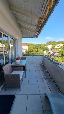Helle 2 Zimmer Wohnung mit Balkon