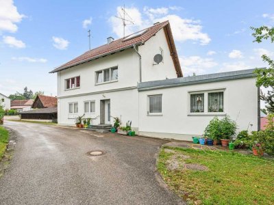Großes, ausbaufähiges Haus mit vielfältigen Nutzungsmöglichkeiten in zentraler Lage von Scherstetten