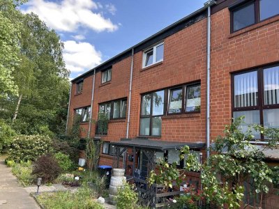 Renovierungsbedürftiges MRH mit Carport und Gartenhaus in Lüneburg-Ochtmissen