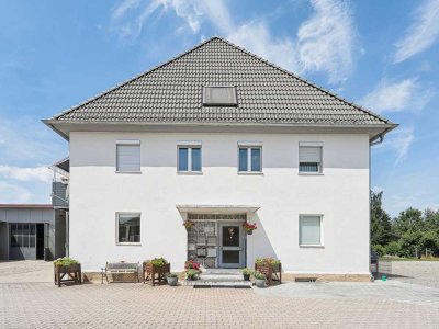 Solides Mehrfamilienhaus mit Gewerbeeinheit und Entwicklungspotenzial in Lichtenau