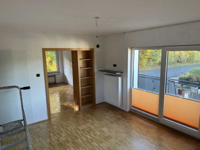Helle 4-Zimmer-Wohnung mit Balkon in Wilnsdorf-Ortsteil (optional 3 weitere Zimmer)