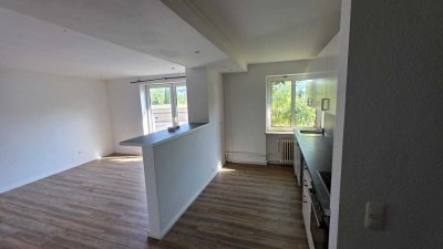 Helle 3-Zimmer-Wohnung mit offenem Wohnkonzept und französischem Balkon in Oldenburg in Holstein