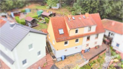 Naturnahe DHH mit unverbaubarem Weitblick und Garage – ideal für Singles & Paare