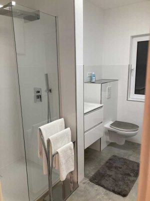 Etagenwohnung( Erdgeschoss) im 2 Familien Haus