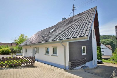 Zuhause ankommen – perfekt modernisiertes Zweifamilienhaus mit Charme