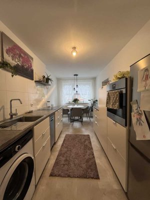 *** Luxuriöse 3-Zimmer-Wohnung am Westpark – kernsaniert mit Balkonblick***