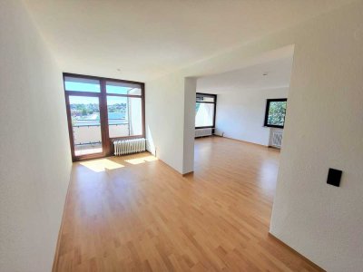 Attraktive 4-Zimmer Wohnung mit 2 schönen Balkonen und tollem Ausblick direkt in Reiskirchen