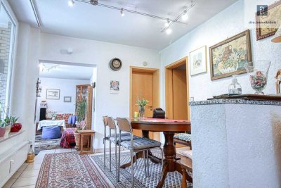 Düsseldorf-Garath - Schöne und geräumige 5,5-Zimmer-Wohnung mit eigenem Garten