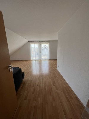 Neuwertige 4-Raum Maisonette-Wohnung mit Balkon und Einbauküche in Muggensturm