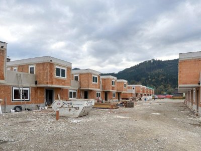 Modernes Eckreihenhaus mit großzügigen Freiraum