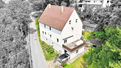 Charmantes Einfamilien-Fachwerkhaus in Halbhöhenlage mit Garten, Terrasse und Garage in Nagold