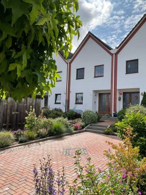 …charmantes Reihenhaus mit kl. Garten in reiner Südlage