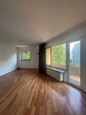 Kaiserslautern-City- Studentenapartment in zentraler Lage - Miniküche und Balkon