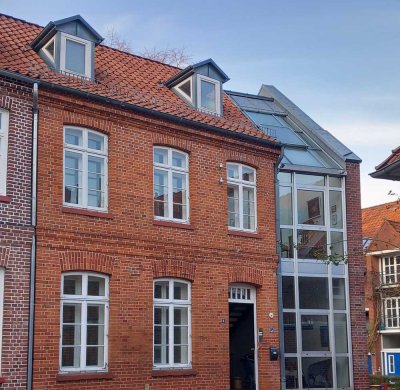 Sonnnige 4-Zimmer-Wohnung in Stade/Altstadt über zwei Etagen, befristet auf fünf Jahre ab Einzug