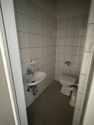 Renovierte 3 Zimmer-Dachgeschoßwohnung in Sennfeld sucht neue Bewohner/innen!!