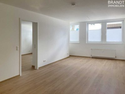 BITTE ANFRAGEN NUR PER EMAIL!!! Renovierte 4-Zi.- Erdgeschoss-Wohnung mit Terrasse in Bad Oldesloe!