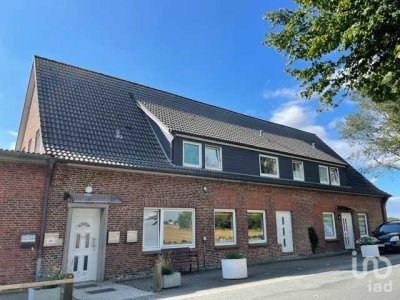 Gepflegtes Mehrfamilienhaus mit 6 Wohneinheiten und Weitblick in die Marsch