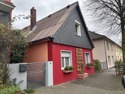 Freistehendes Einfamilienhaus mit Terrasse und Garten in zentraler Lage von Bochum