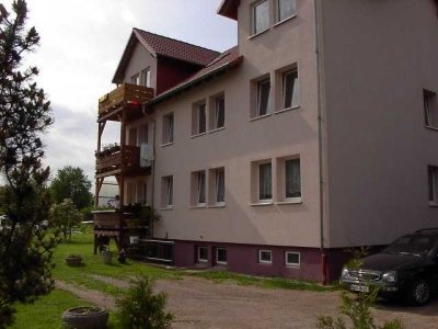 Günstige, sanierte 3-Raum-Erdgeschosswohnung mit Balkon in Bad Langensalza