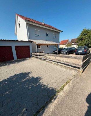 Stilvolle 3-Zimmer-Wohnung mit Balkon und EBK in Grezach Wyhlen