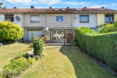 Reihenmittelhaus mit Potenzial in Huchting: Garten, überdachte Terrasse & viel Platz zum Gestalten
