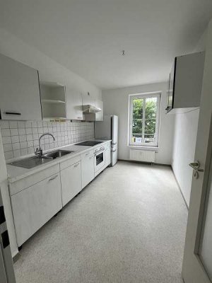 sonnige seniorengerechte 2 Zimmer Wohnung mit Wintergarten