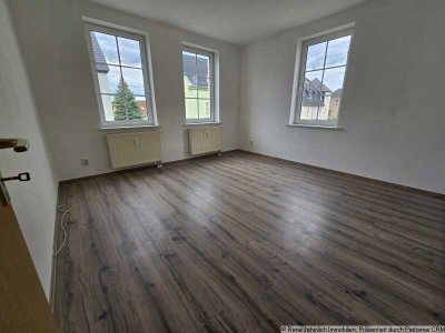 Schöne 3 Raum Wohnung in Oelsnitz + EBK + Stellplatz