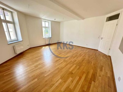 *Zwenkau* Hochwertig sanierte 2-Raum-Wohnung mit Parkett & TOP Bad! ab sofort!