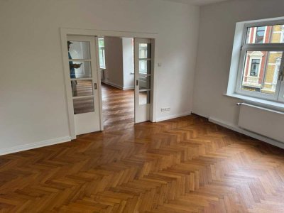 Geschmackvolle,  4-Raum-Wohnung mit Einbauküche in Hannover