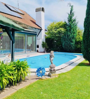 Architektenhaus mit Wintergarten, Pool, und nachhaltiger Energietechnik!