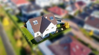 *Reserviert* Jetzt ohne Provision!  Modernes Wohnen mit Komfort: Energieeffiziente Doppelhaushälfte
