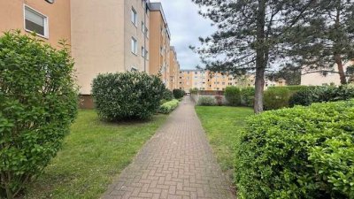 Hannover-Bothfeld: schöne 4-Zim.-Whg. 2.OG, Balkon, gute Verkehrslage, nahe HDI, Laher Graben