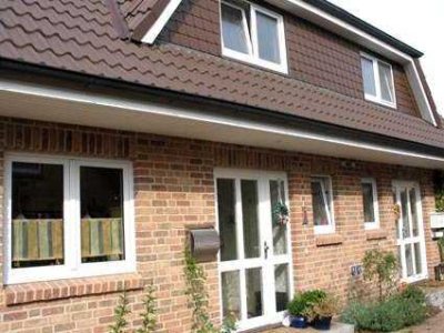 Am liebsten "auf dem Rhen" ! Schöne Doppelhaushälfte mit Vollkeller, Kaminschornstein u. Carport !