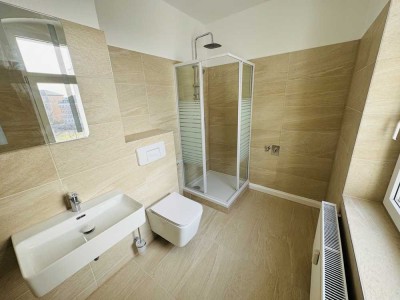 Frisch renovierte 3-Raum-Wohnung mit Ankleidezimmer