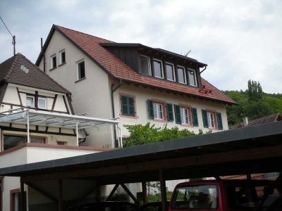 Schöne, helle u. ruhige 2,5 Zimmer DG Wohnung in Wyhlen