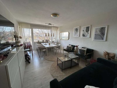 Zentral gelegene Dreizimmerwohnung mit Balkon u. Fahrstuhl