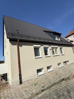 Moderne, großzügige 2-Zimmerwohnung / Erstbezug nach Umbau/ Balkon