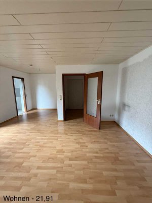 In Gersthofen: Gepflegte Wohnung mit drei Zimmern und Balkon